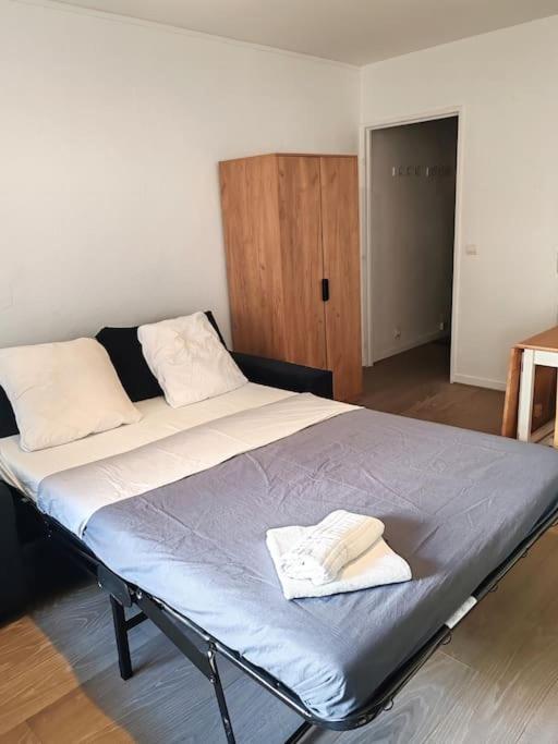 Equipe - Calme - Est Appartement Parijs